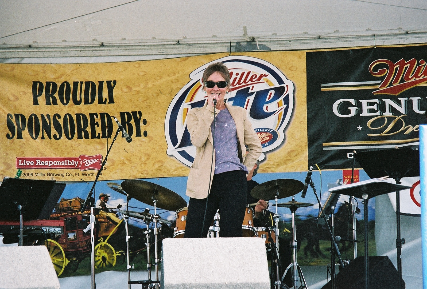 Audrey singing on the main stage at the Union Street festival