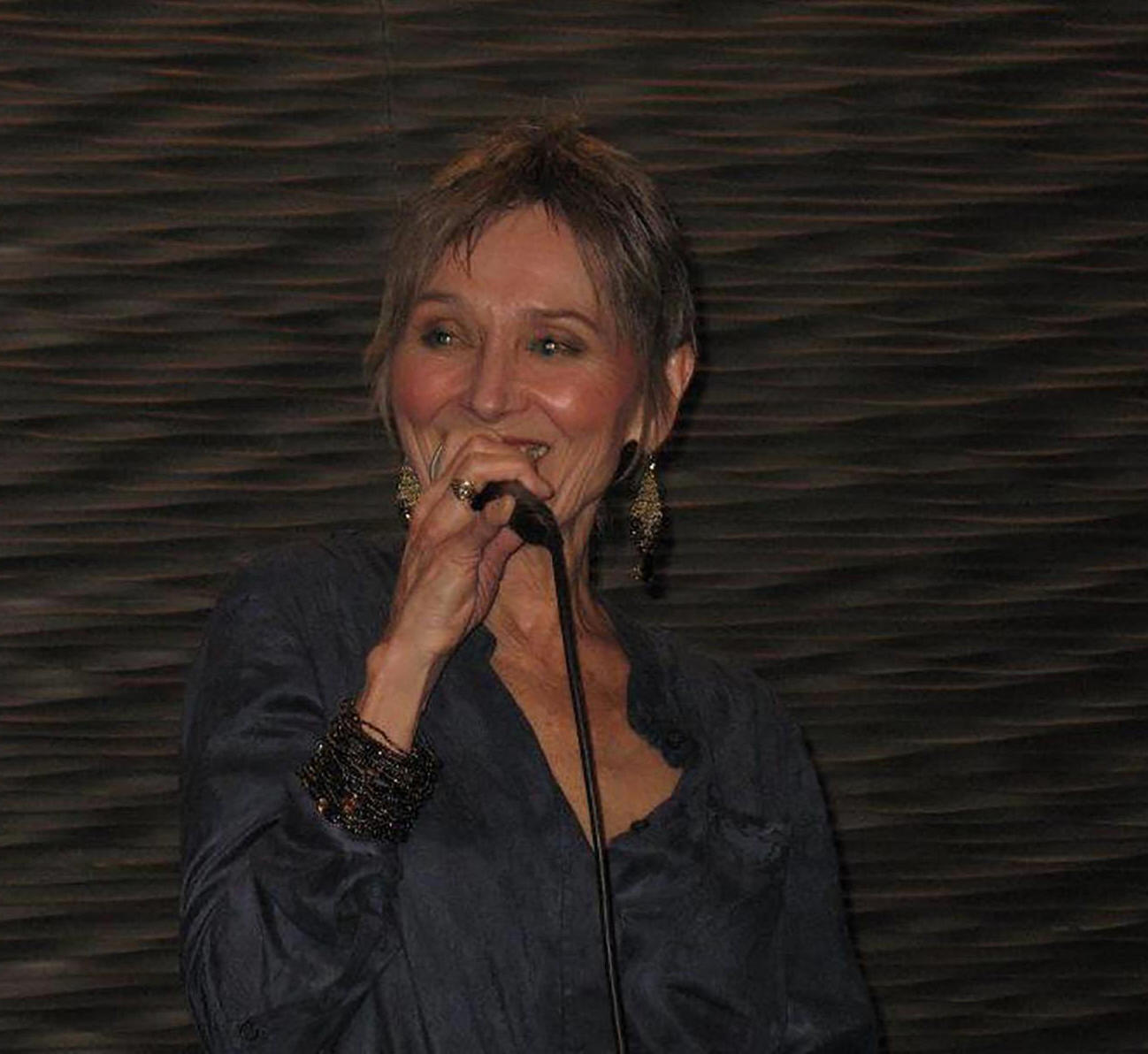 Audrey Moira Shimkas performing at Yoshi's